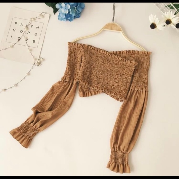 Plain Off Shoulder Cropped Long Sleeve Top - Picture 4 of 5